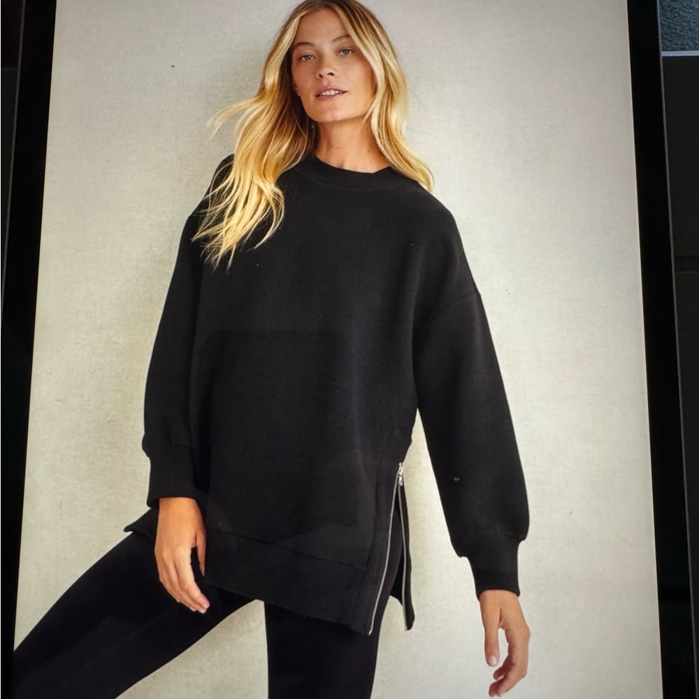 Varley Black Sweatshirt with Gold Zippers - Picture 13 of 14